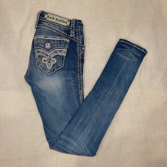 Women’s Rock Revival Jeans - Picture 1 of 5